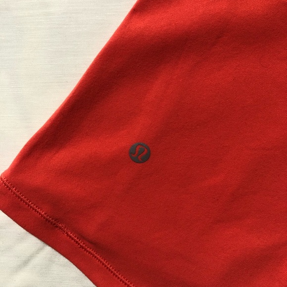 Lululemon sunset flow tank in cape red, size 6 - Picture 6 of 7